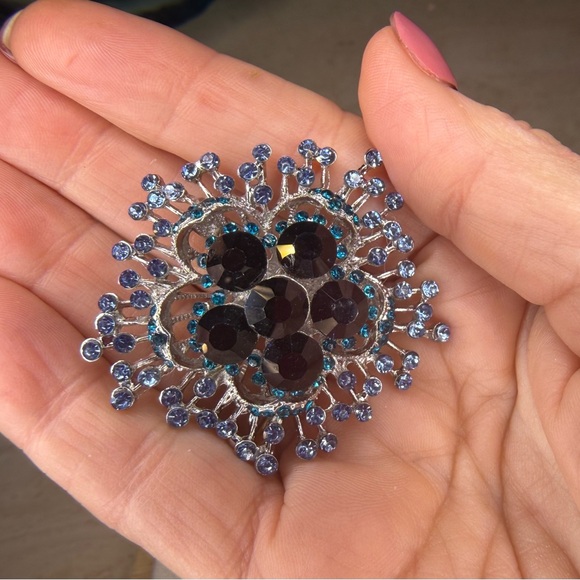 Jewelry - Blue and Silver Brooch